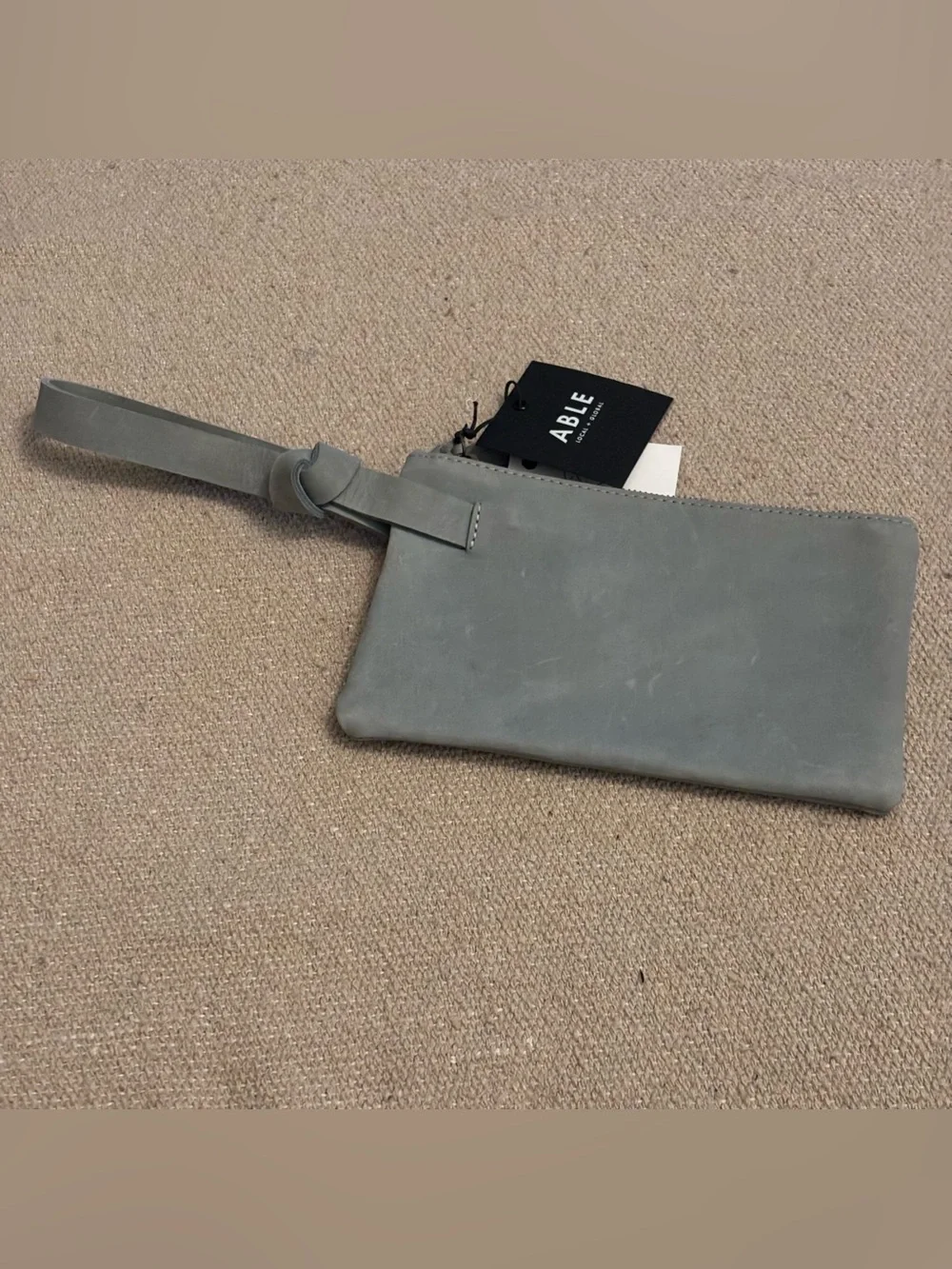 Able this wristlet